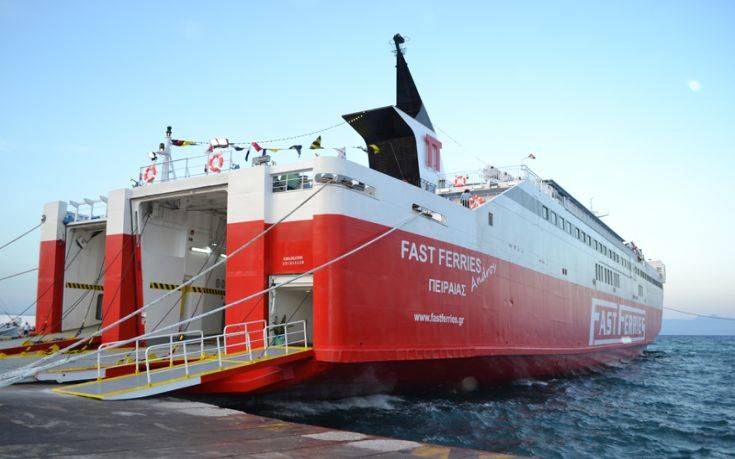 Περιπέτεια ανοιχτά της Καρύστου για πλοίο με 686 επιβάτες