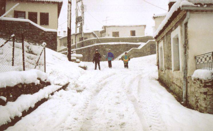 Ο χιονιάς κρατά κλειστά σχολεία στην Κρήτη