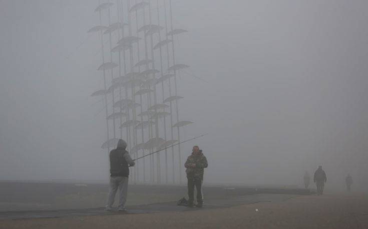 «Πνιγμένη» στην ομίχλη η Θεσσαλονίκη