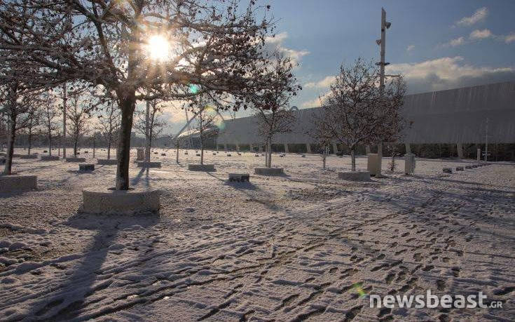 Εικόνες από τη χιονισμένη Αθήνα