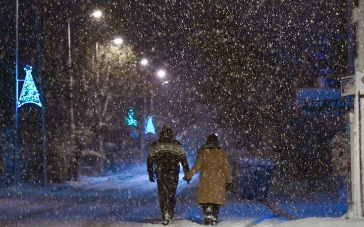 Θερμαινόμενοι χώροι στην Αττική για την αντιμετώπιση του χιονιά