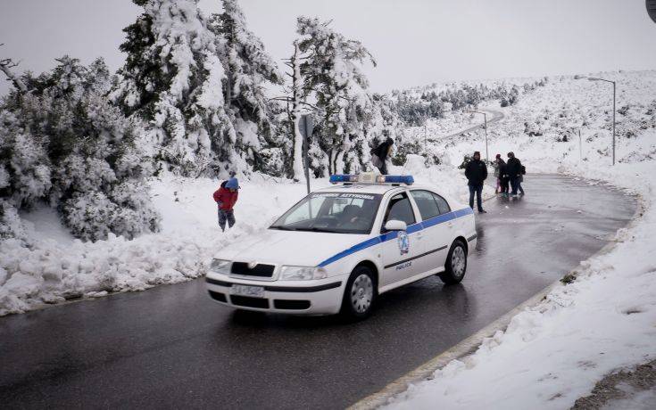 Απεγκλωβίστηκαν 12 άτομα που είχαν παγιδευτεί στον Χορτιάτη