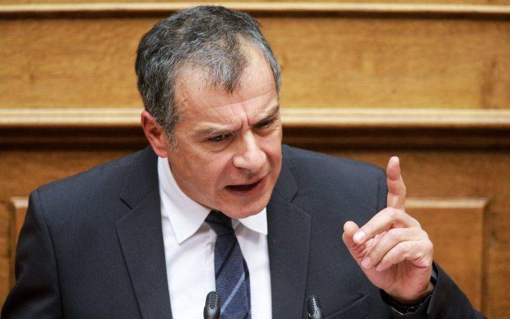 Θεοδωράκης: Αν δεν περάσει η συμφωνία δε θα πέσει ο Τσίπρας, ο Ζάεφ θα πέσει