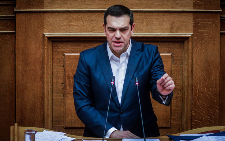 Καταγγελία Τσίπρα από το βήμα της Βουλής για επιθέσεις σε σπίτια βουλευτών του ΣΥΡΙΖΑ
