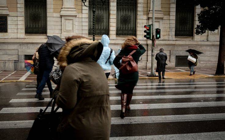 Συνεχίζεται η επέλαση του «Φοίβου» με καταιγίδες, λάσπη και χιόνια