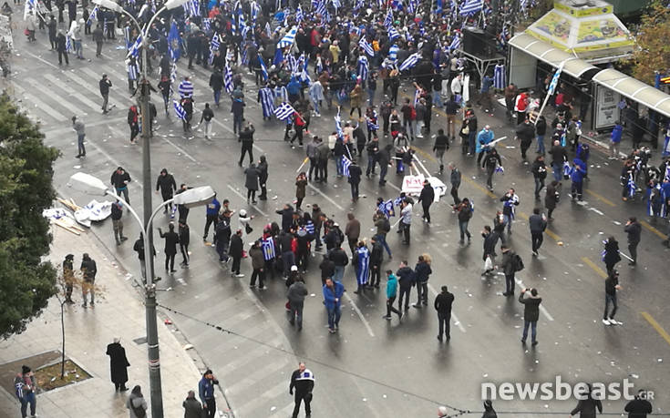 Χτύπησαν και λήστεψαν φωτορεπόρτερ στο Σύνταγμα