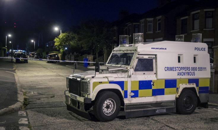 Αστυνομικές έρευνες για πιθανή έκρηξη παγιδευμένου οχήματος στην Βόρεια Ιρλανδία