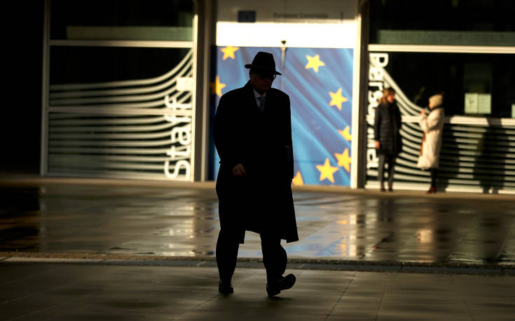 Προειδοποίηση Μοσκοβισί: Πλησιάζουμε σε Brexit χωρίς συμφωνία