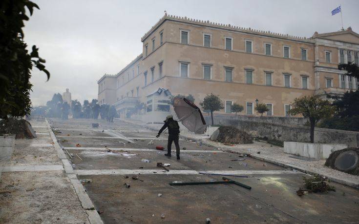 «Εσύ έκανες ντοκιμαντέρ για τη Χρυσή Αυγή;»