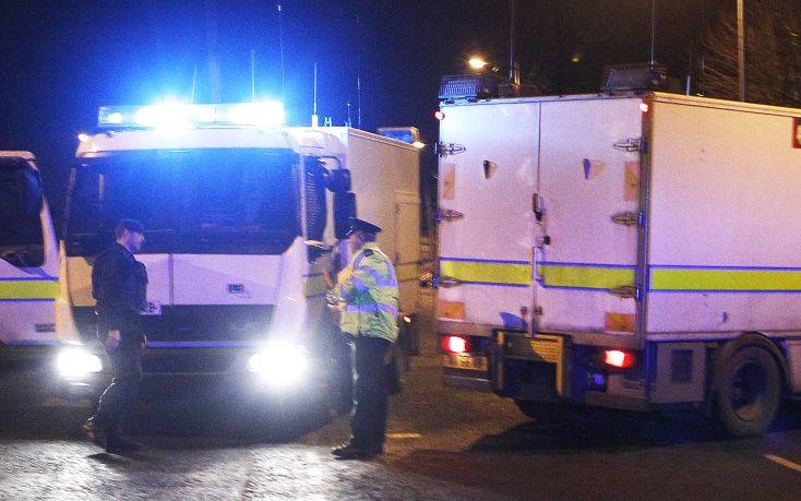 Η Αστυνομία της Βόρειας Ιρλανδίας ερευνά πιθανή έκρηξη παγιδευμένου οχήματος