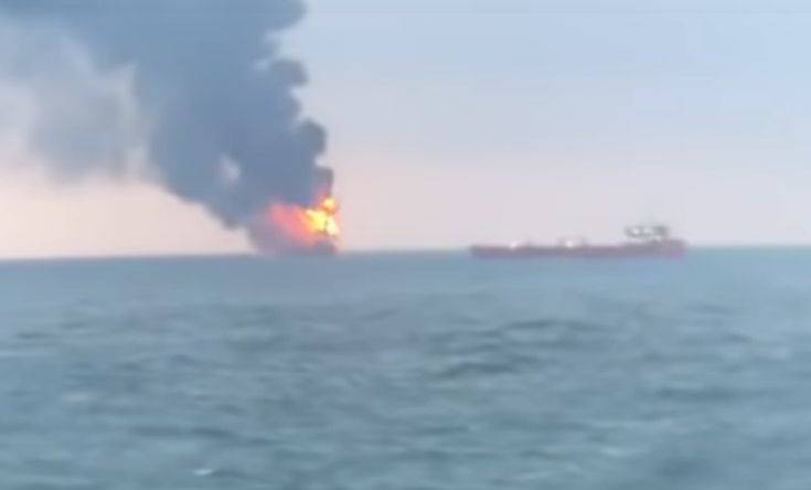 Στους 14 ο αριθμός των νεκρών στην πυρκαγιά στα δύο πλοία στα ανοικτά της Κριμαίας