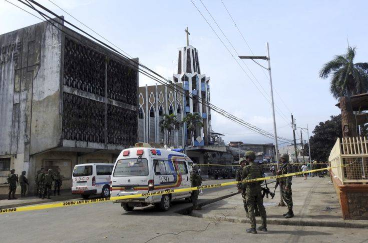 Το Ισλαμικό Κράτος ανέλαβε την ευθύνη για την επίθεση σε καθολική εκκλησία στις Φιλιππίνες