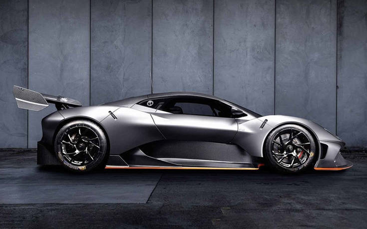 Το hypercar που ξέφυγε από την πίστα για να βγει στον δρόμο