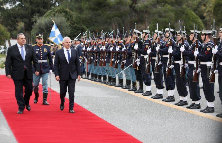 Το «σόου με τα μαχητικά» στην αποχώρηση Καμμένου και η απάντηση του ΓΕΑ