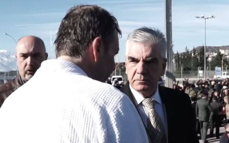 Ο Γκλέτσος βούτηξε για τον Σταυρό και όταν βγήκε έξω… μάλωσε