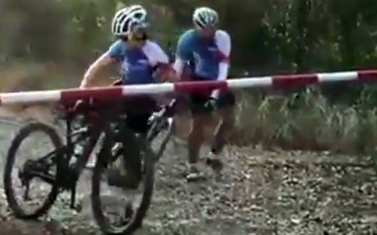 Πώς να μην περάσεις από μια κλειστή μπάρα