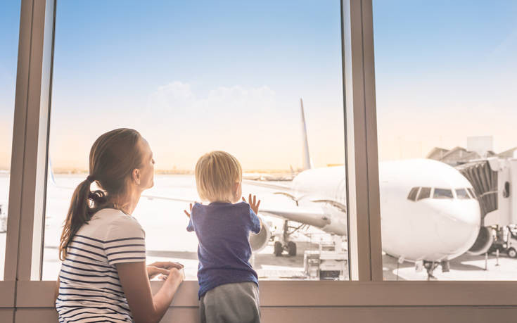 Συμβουλές για όσους κάνουν πρώτη φορά αεροπορικό ταξίδι με παιδί