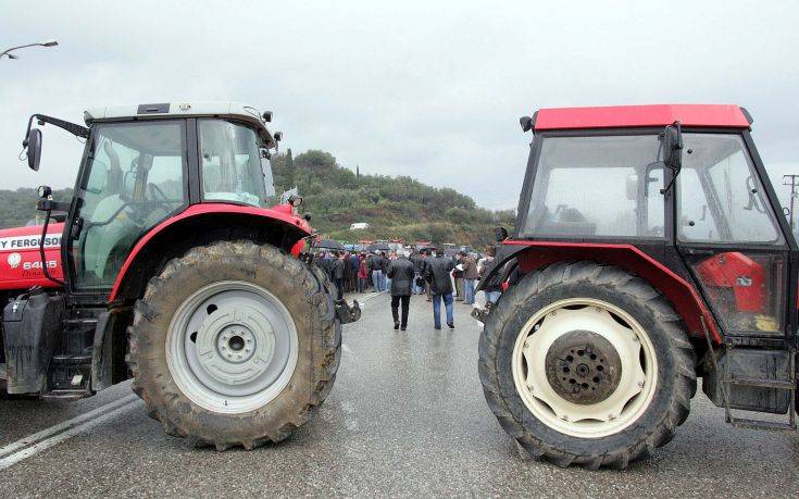 Απέκλεισαν τον κόμβο Πλατυκάμπου οι αγρότες από το μπλόκο της Νίκαιας