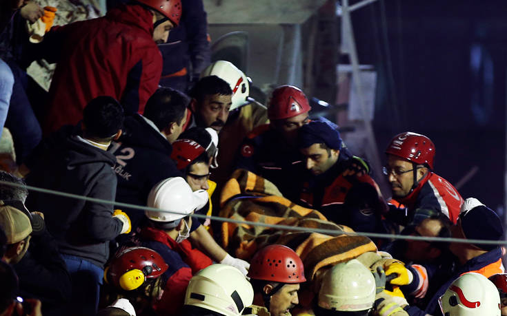 Έξι οι νεκροί από την τρομακτική κατάρρευση κτιρίου στην Κωνσταντινούπολη
