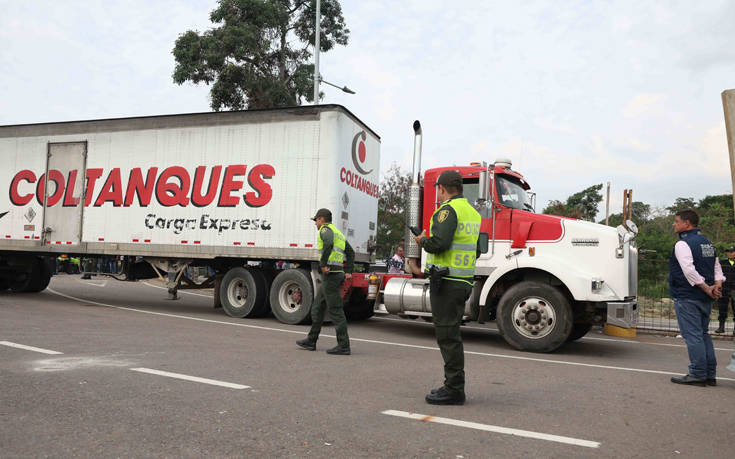 Προειδοποίηση Μαδούρο για κλείσιμο των συνόρων με τη Βραζιλία και την Κολομβία