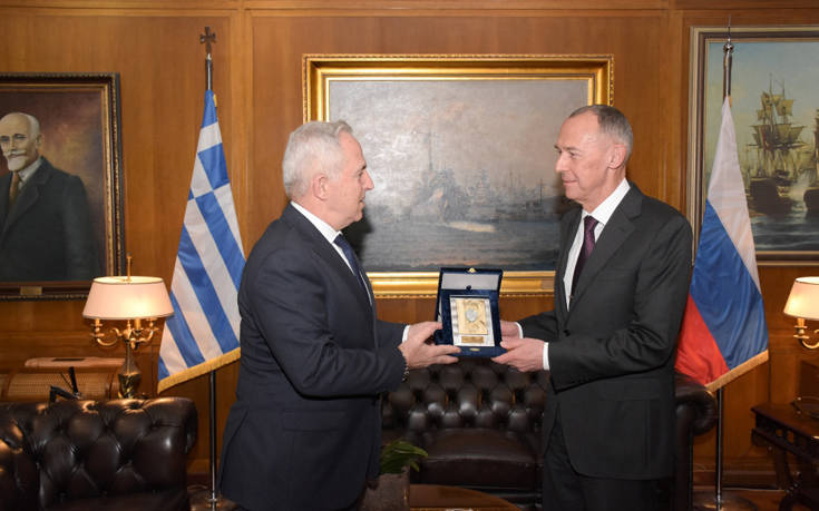 Συνάντηση Αποστολάκη με το Ρώσο πρεσβευτή στην Ελλάδα