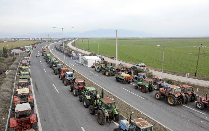 Πού έχουν στήσει μπλόκα οι αγρότες