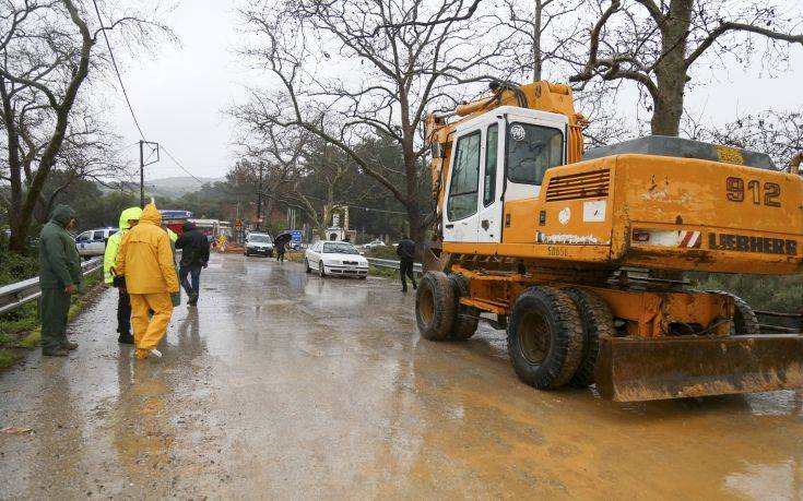 Γιατί πνίγηκε από τη βροχή η Κρήτη