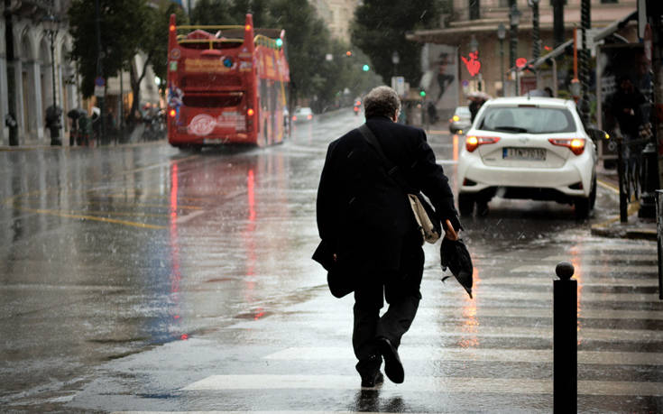 Αλλάζει σήμερα ο καιρός, τοπικές βροχές και βοριάδες