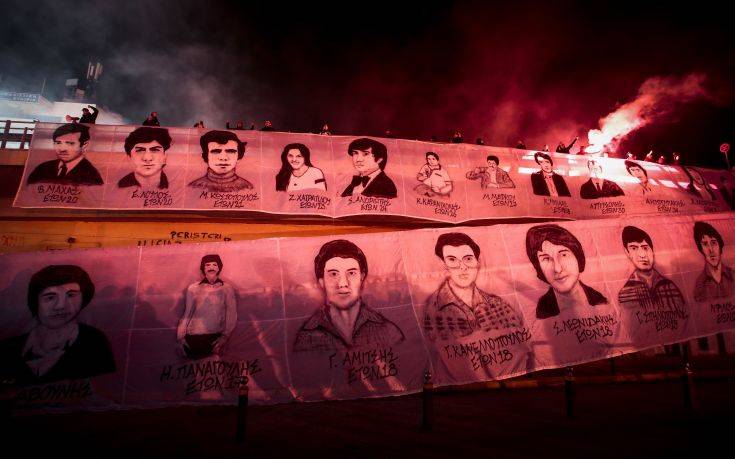 Κλίμα συγκίνησης στο μνημόσυνο της Θύρας 7 για τους 21 νεκρούς του 1981