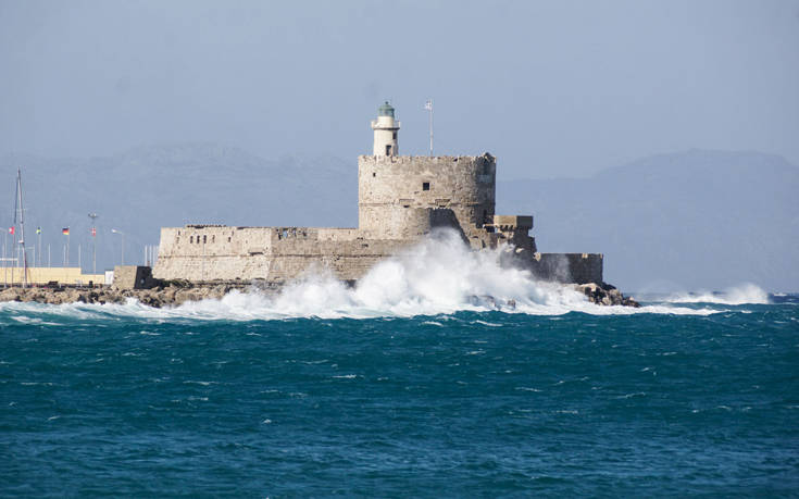 Βελτιώνεται σήμερα ο καιρός, νέα επιδείνωση από το Σάββατο