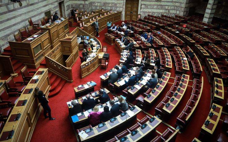 Το σπάσιμο των δήμων φέρνει αντιδράσεις στη Βουλή και στον ΣΥΡΙΖΑ