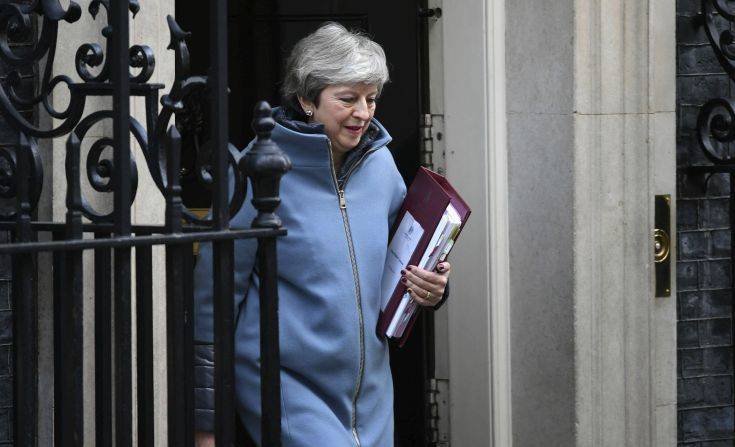 Brexit: Η Τερέζα Μέι παρουσίασε στοιχεία σε επιτροπή του κοινοβουλίου