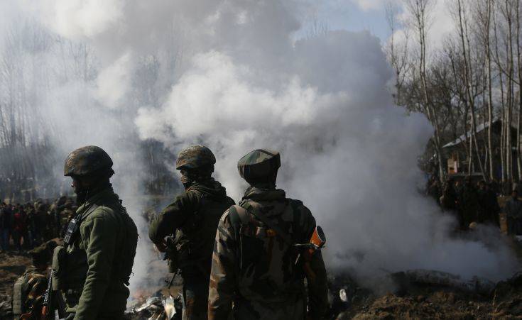 Βομβιστική επίθεση στην Ινδία, τουλάχιστον 16 νεκροί