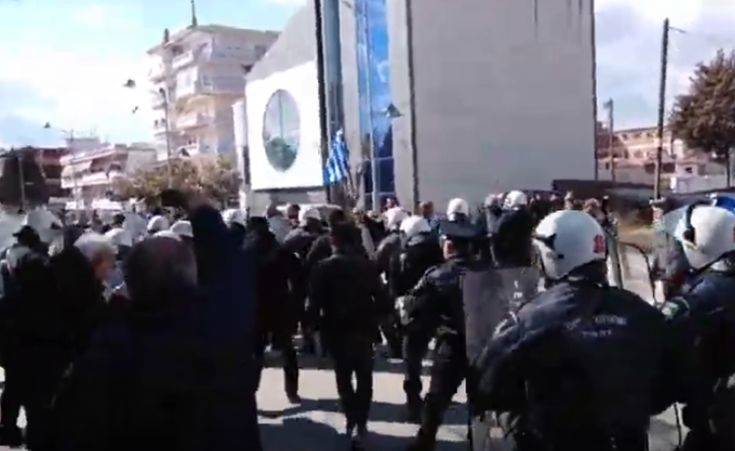 Επεισόδια με διαδηλωτές υπέρ της Μακεδονίας στην Πτολεμαΐδα