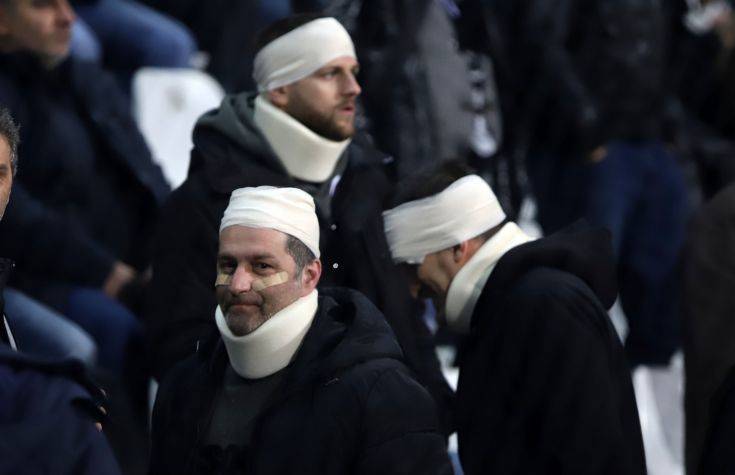 Οπαδοί του ΠΑΟΚ μιμούνται τον Όσκαρ Γκαρθία με κολάρα