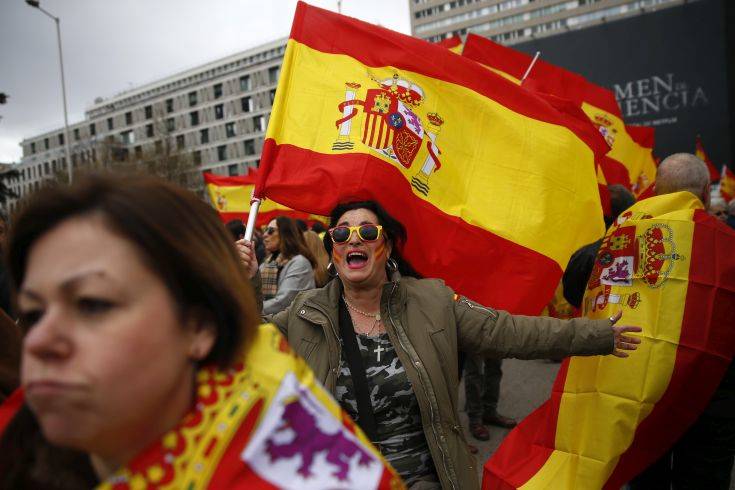 «Πόλεμος χαρακωμάτων» ανάμεσα στα τρία κόμματα της ισπανικής δεξιάς