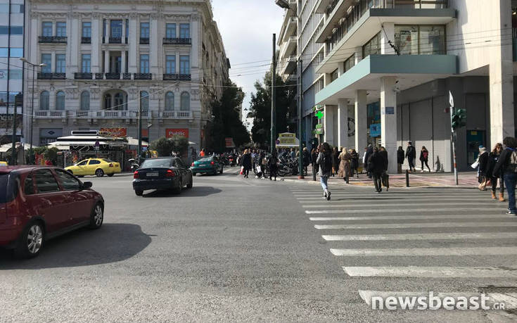 Λήξη συναγερμού στο κτίριο της Εθνικής Τράπεζας στο Σύνταγμα