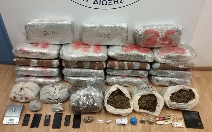 Για περισσότερα από 45 κιλά ναρκωτικών συνελήφθησαν τρία άτομα στην Καλλιθέα