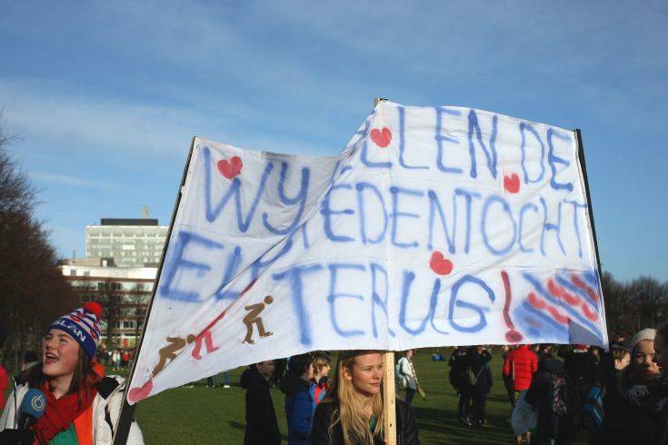 Χιλιάδες μαθητές διαδήλωσαν για το κλίμα στην Ολλανδία