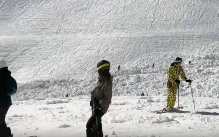 Σταματούν οι έρευνες για εγκλωβισμένους σκιέρ στην Ελβετία