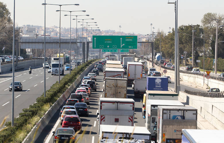 Σε εξέλιξη η επιστροφή των Αθηναίων από την έξοδο του Δεκαπενταύγουστου