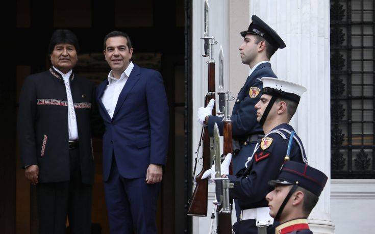 Μοράλες: Η Ελλάδα προχώρησε χάρη στο τιμόνι που κρατούσες εσύ, αδελφέ Αλέξη