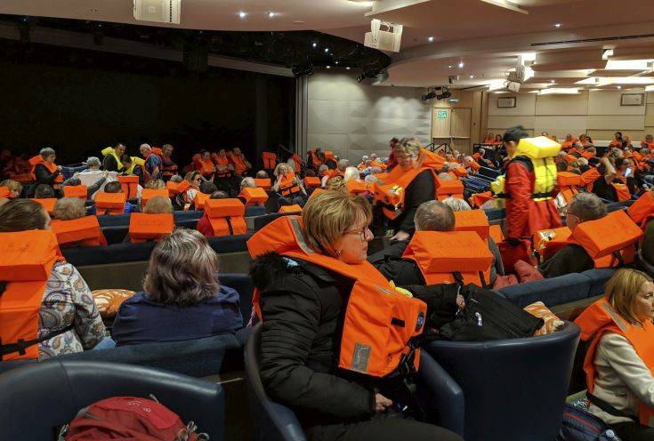 Τι προκάλεσε τη βλάβη στο κρουαζιερόπλοιο με τους εκατοντάδες επιβάτες