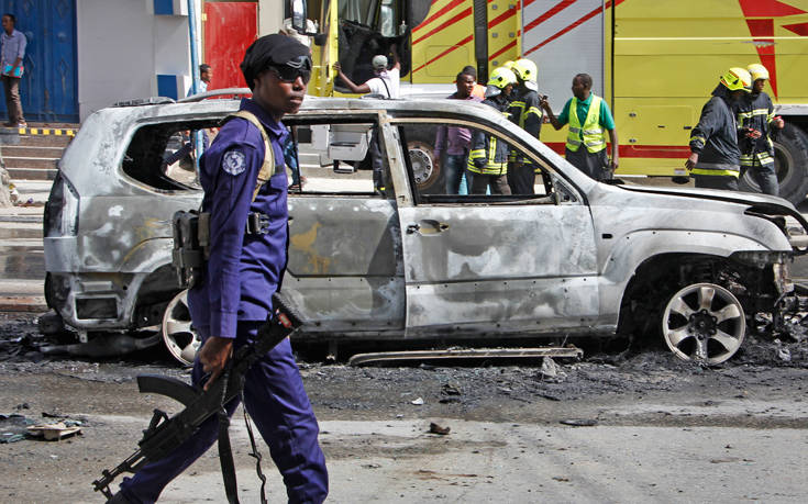 Έκρηξη αυτοκινήτου σκόρπισε τον θάνατο στη Σομαλία