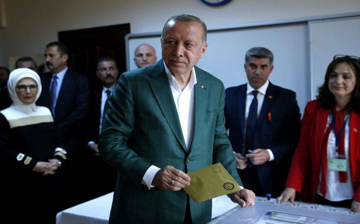 Θρίλερ με την κατάμετρηση των ψήφων στην Κωνσταντινούπολη