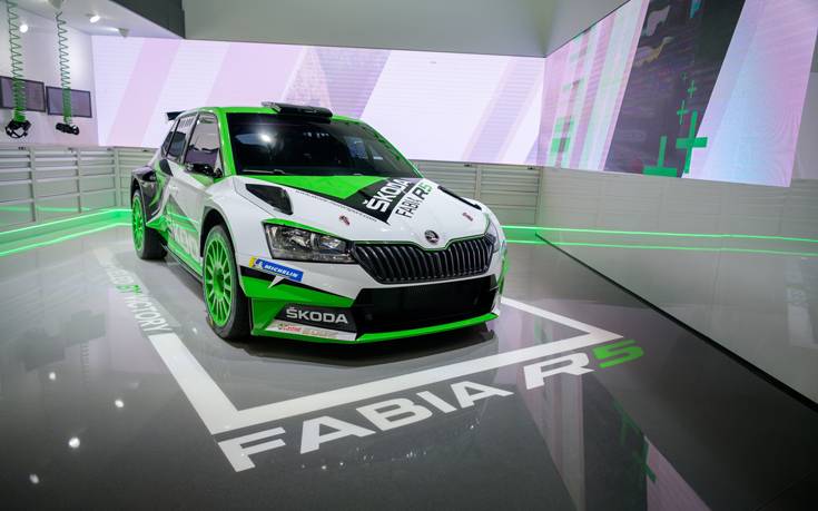 Η νέα Skoda Fabia R5 περνά από τα ράλι στα χέρια των πελατών της