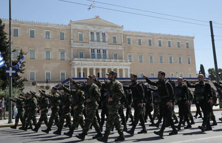 Η απαγόρευση συνθημάτων στην παρέλαση της 25ης Μαρτίου και οι διευκρινίσεις