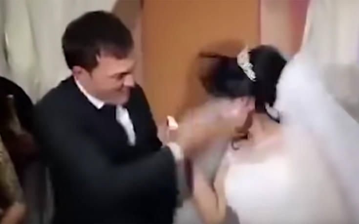 Γαμπρός χαστουκίζει τη νύφη στη γαμήλια δεξίωση