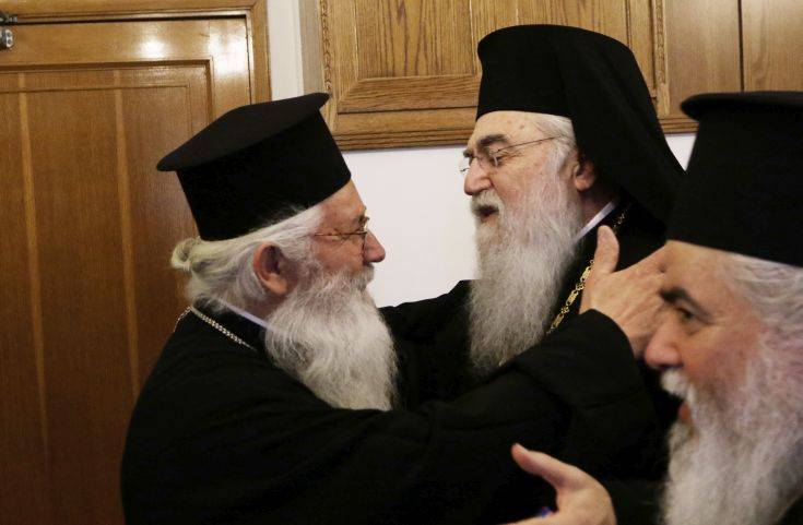 «Όχι» της Ιεράς Συνόδου σε αλλαγή του καθεστώς μισθοδοσίας των κληρικών