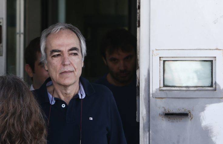 Πώς μπήκε «μπλόκο» στις άδειες Κουφοντίνα και πού βρίσκονται τα υπόλοιπα μέλη της 17Ν